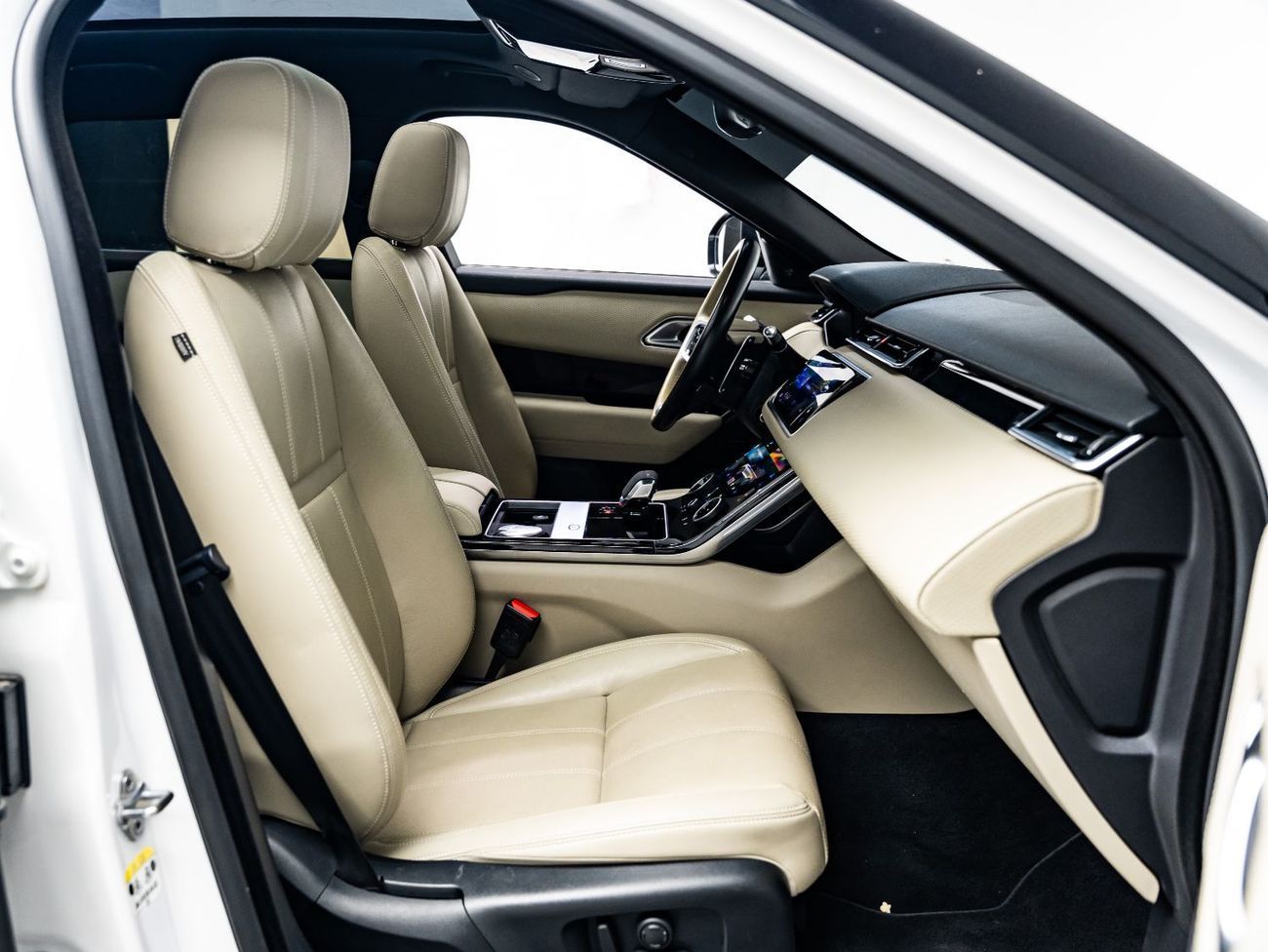 لاند روفر رينج روفر فيلار P250 R-Dynamic SE 2.0L