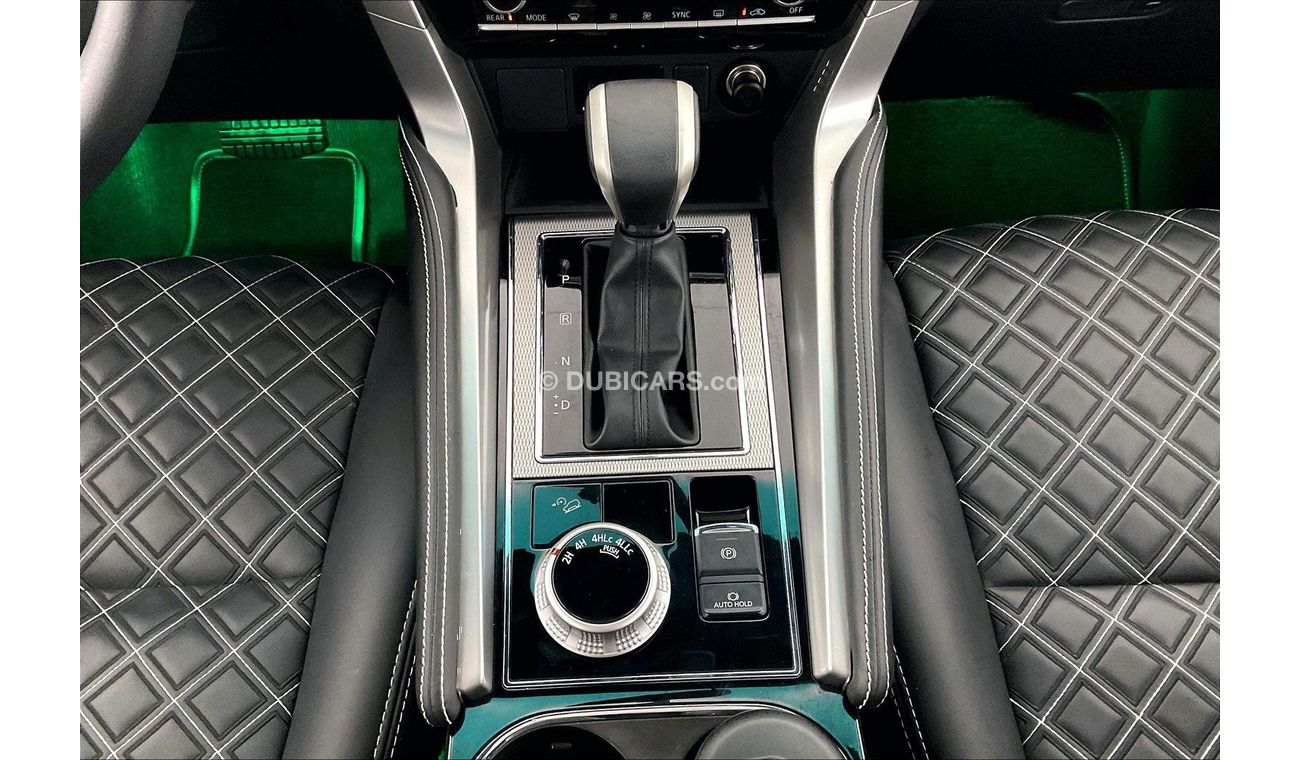 Mitsubishi Montero Signature