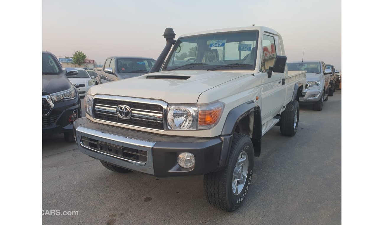 تويوتا لاند كروزر بيك آب DIESEL  4.5L RIGHT HAND DRIVE single cabin