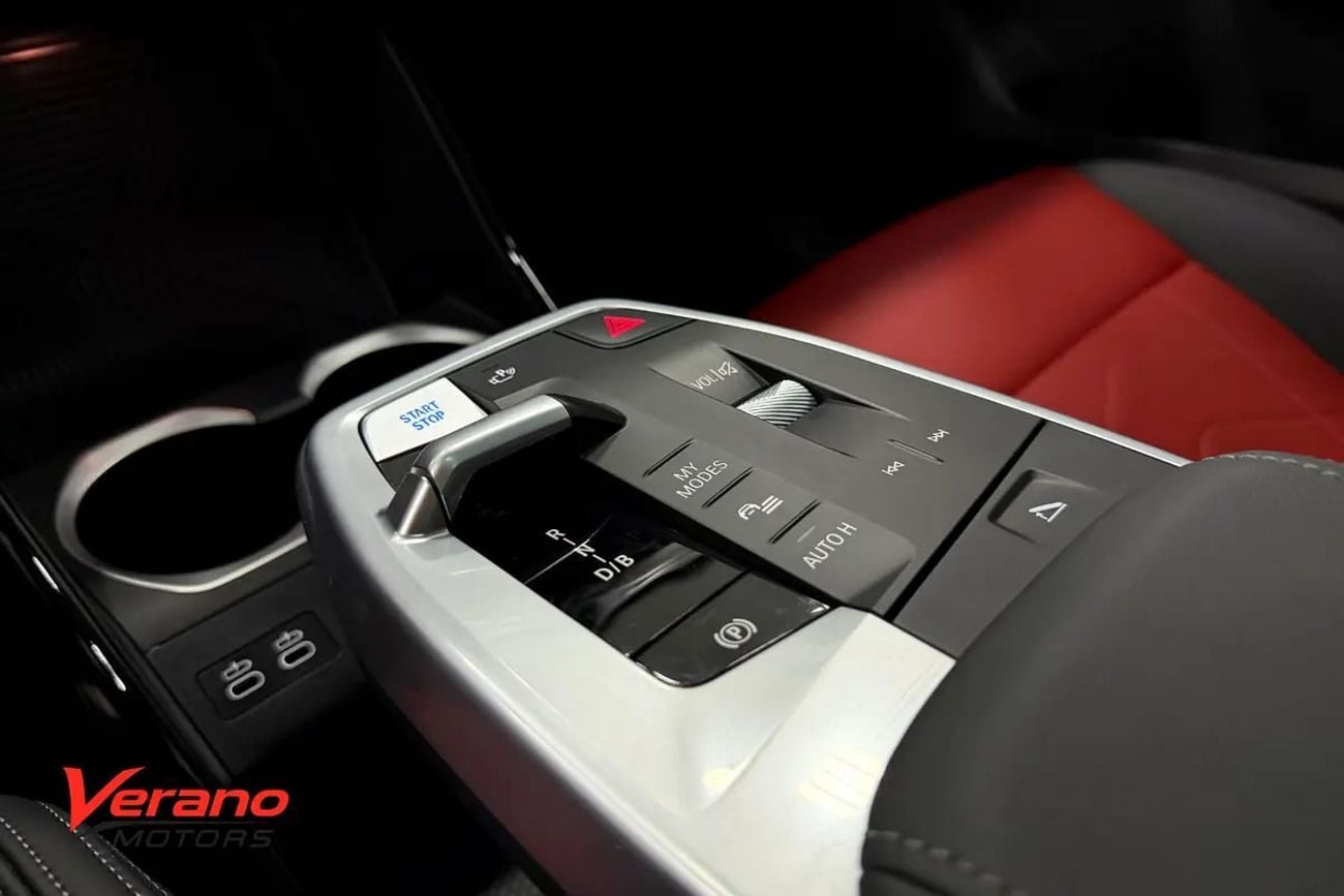 بي أم دبليو iX1 Electric M Sport | Full Options | 500KM Range | Panoramic | 5,000KM Only