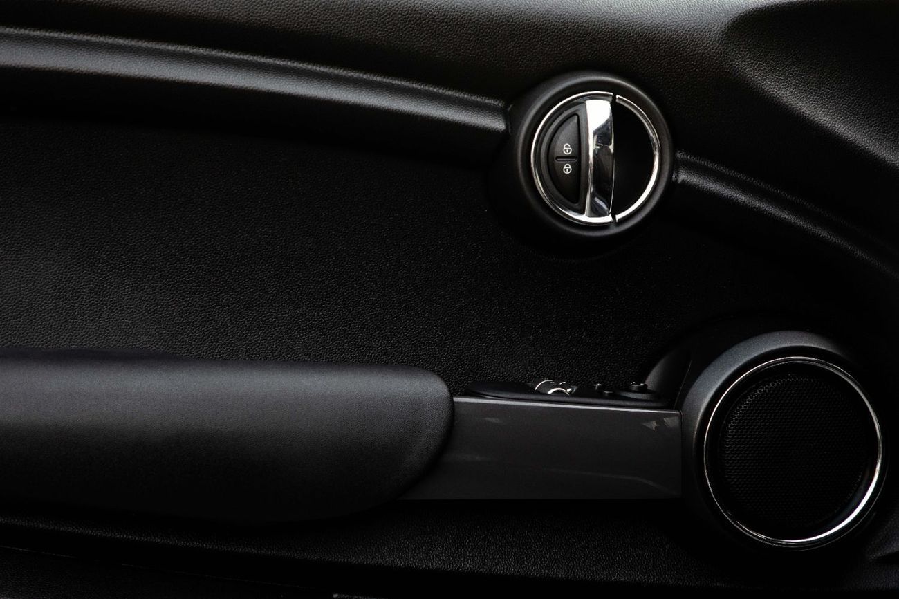 Mini Cooper | 1,077 P.M | 0% Downpayment | Warranty!