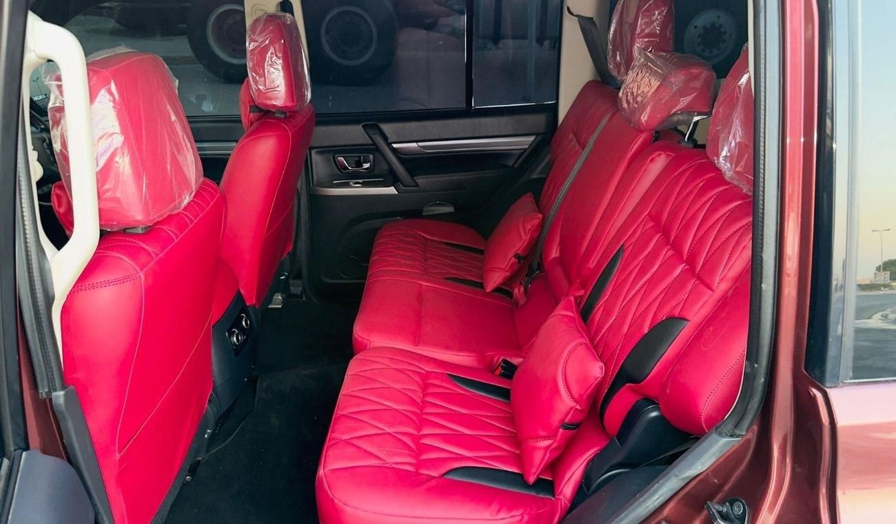 Mitsubishi Pajero PREMIUM CONDITION - 3.2L DIESEL ENGINE | RHD | PREMIUM LEATHER SEATS WITH PILLOW