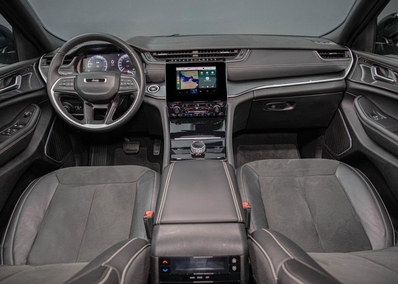 Jeep Grand Cherokee L Altitude 3.6L Apple CarPlay• 7 Seats • Warranty + Service Contract Available • GCC