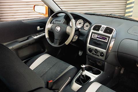 Mazda Protege interior - Cockpit