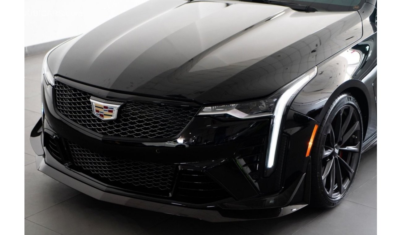 كاديلاك CT4 CT4-V 2022 Cadillac CT4 V-Spec Blacking / Carbon Fibre Pack / 5 Year Warranty & Service Pack