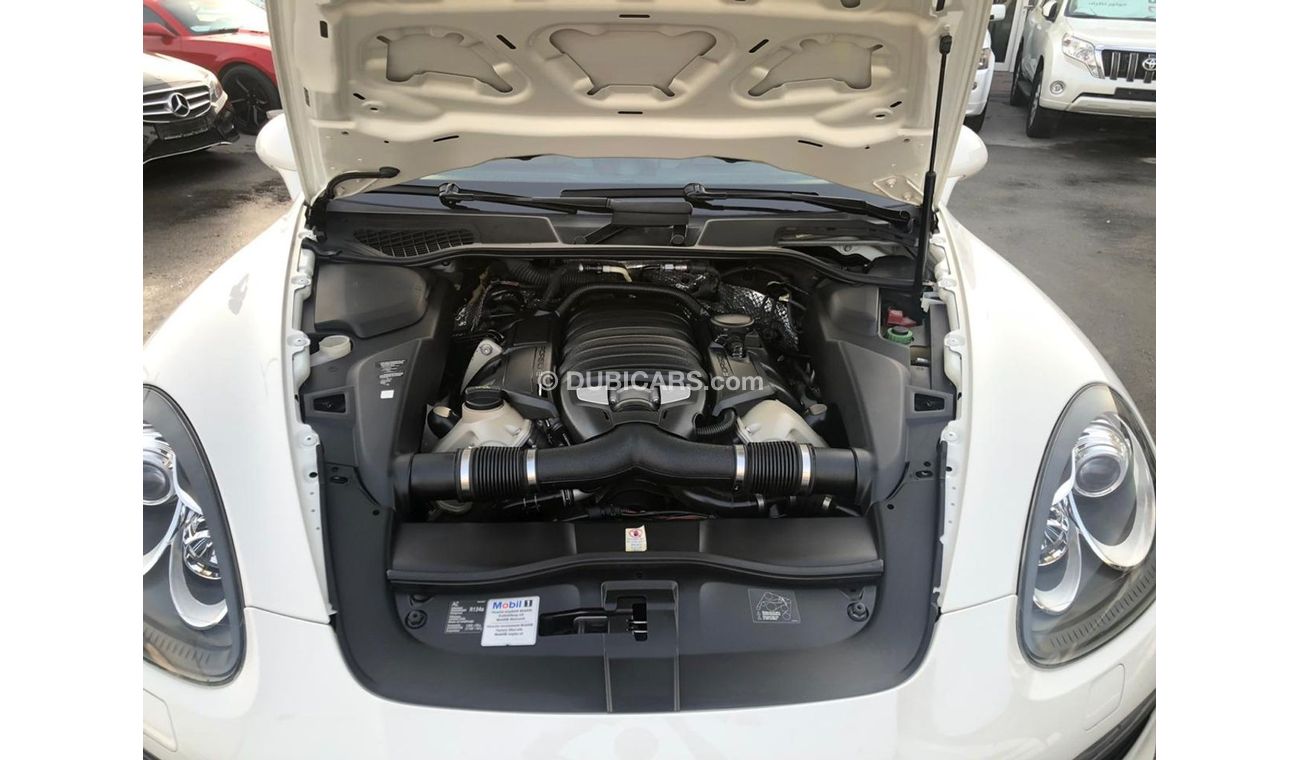 Porsche Cayenne Porsche cayanne S model 2011 GCC car prefect condition full option low mileage no paint