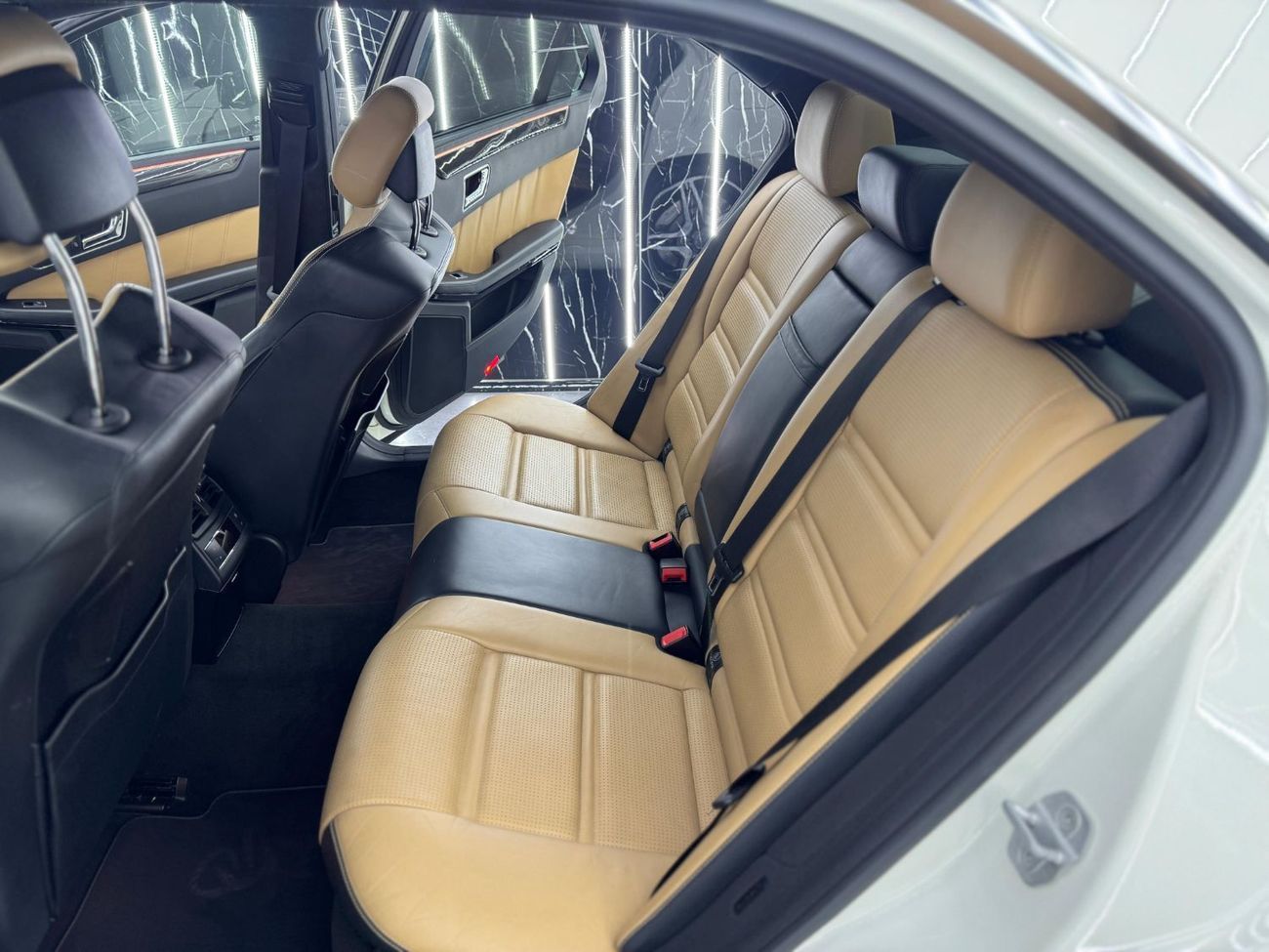 مرسيدس بنز E 63 AMG AMG 6.2L (518 HP) 2011 Mercedes Benz E63, 3 Years Mercedes Service Contract, Carbon Fiber Package, G