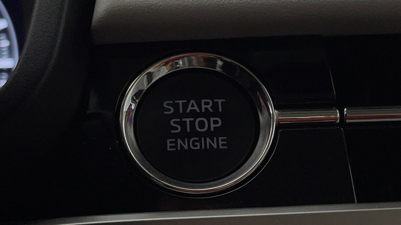 ميتسوبيشي آوتلاندر PREMIUM 2.5 | بدون دفعة مقدمة | اختبار القيادة في المنزل