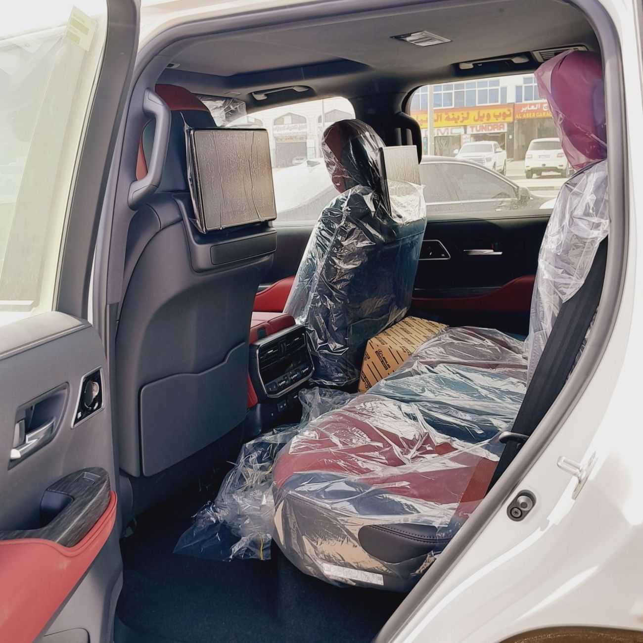 Toyota Land Cruiser Toyota LC300 GR-Sport 3.5TT, Four Wheel Drive, 7-seater 2025MY