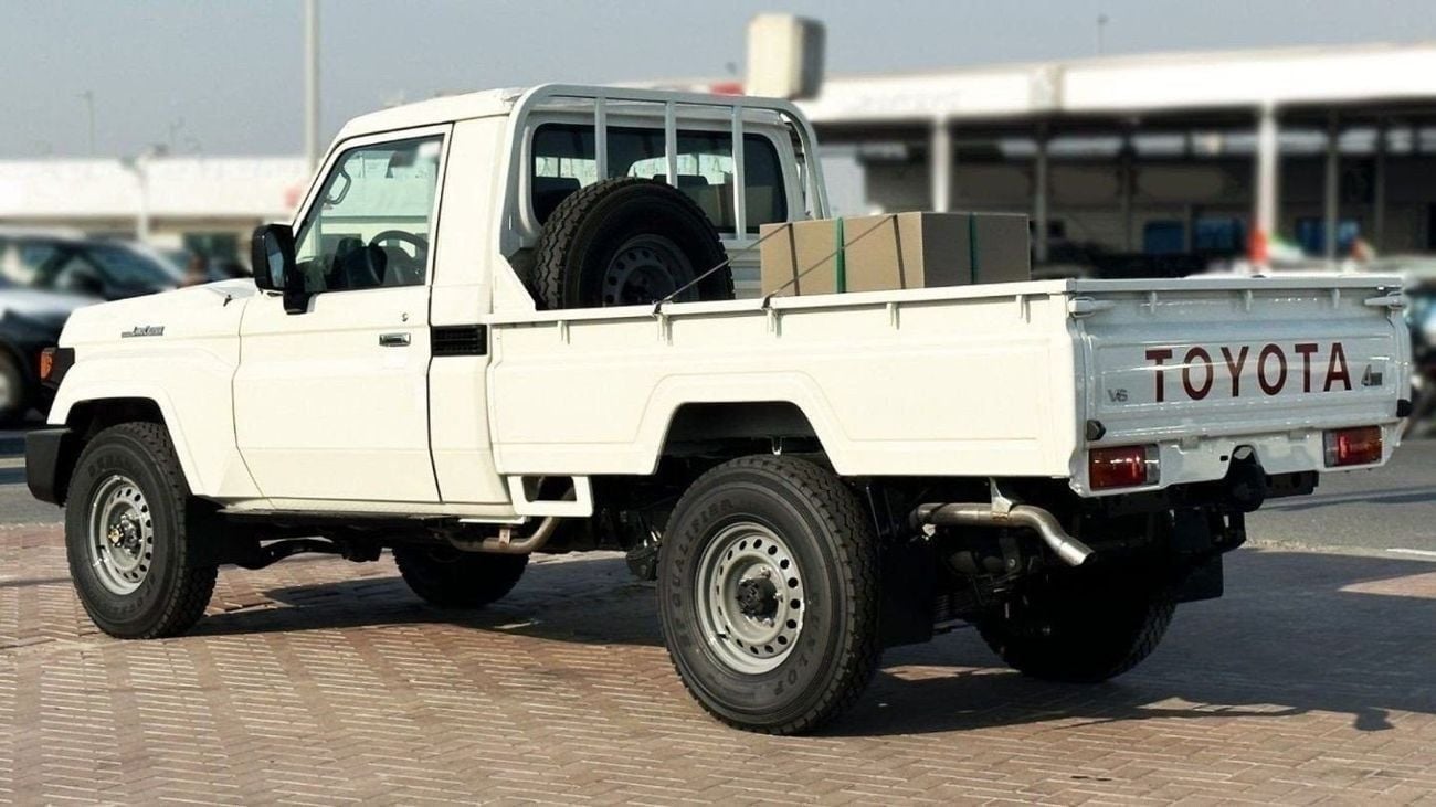 تويوتا لاند كروزر بيك آب  4.2L V6 DIESEL 2024