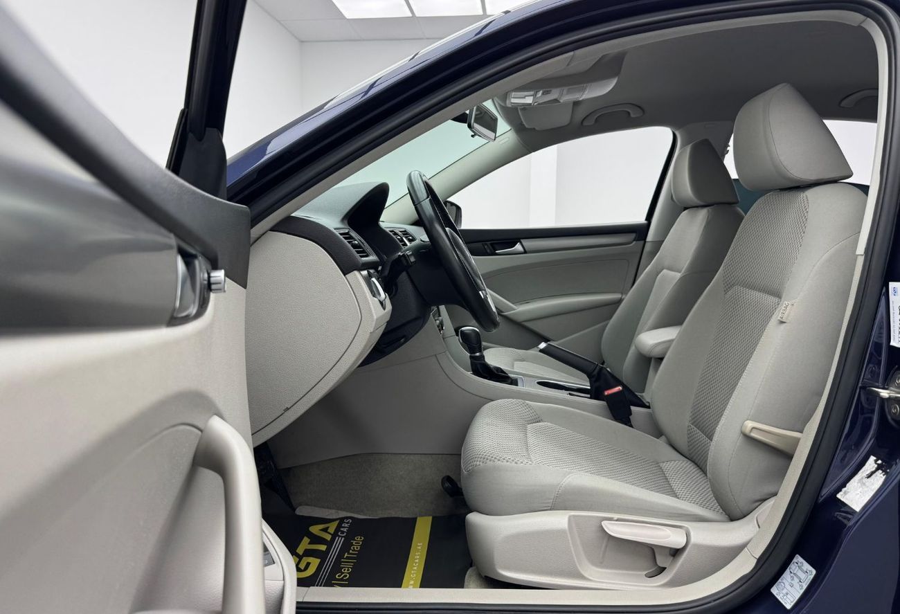 فولكس واجن باسات SE 2.5L 2015 Volkswagen Passat SE, Full VW Service History, Excellent Condition, GCC