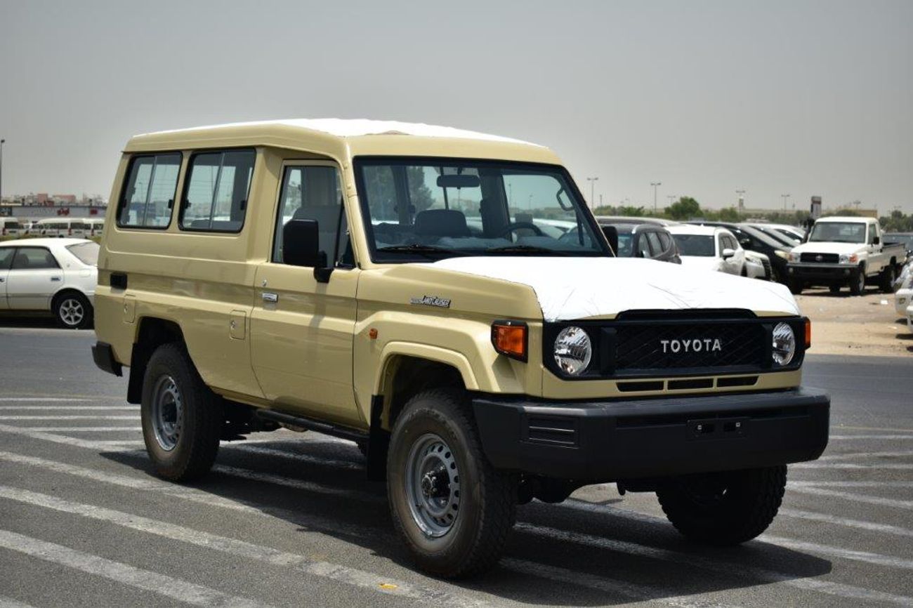 تويوتا لاند كروزر 70 2025 MODEL TOYOTA LAND CRUISER 78 HARDTOP V6 4.0L 4WD 9-SEATER AUTOMATIC