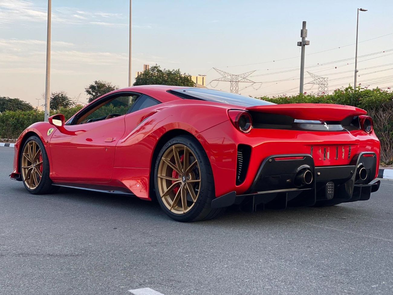 Ferrari 488 Pista GCC SPEC NEAT AND CLEAN LESS KILOMETER