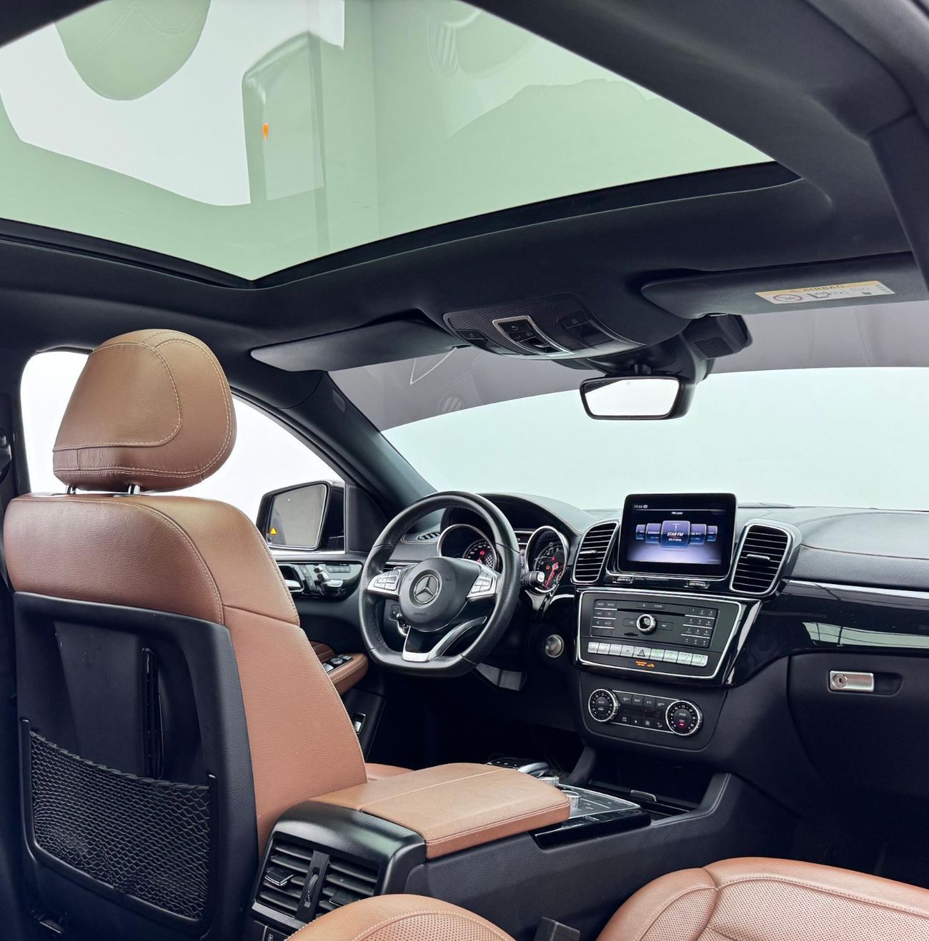 Mercedes-Benz GLE 43 AMG Std 3.0L 2017 Mercedes-Benz GLE 43 AMG, Full Service History, Excellent Condition, GCC