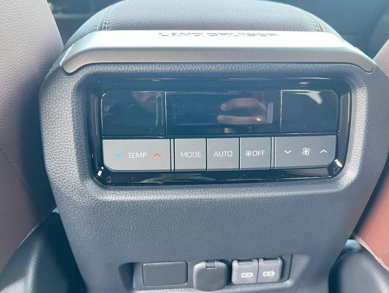 تويوتا برادو i-FORCE MAX 2.4L TURBO L4 HYBRID PREMIUM 2024 Model