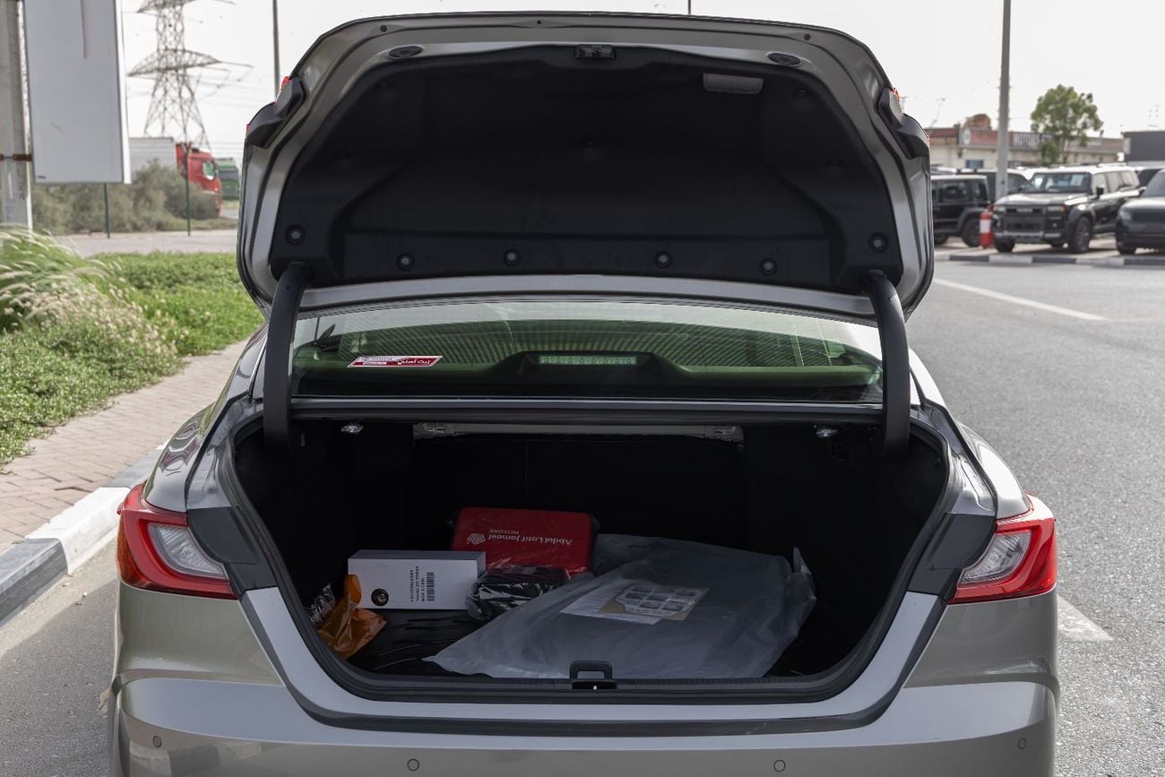 Toyota Camry Toyota Camry LE 2.5 L | Hybrid | Gray | Panoramic Sunroof | Electric Chair | 2026 GCC Specs