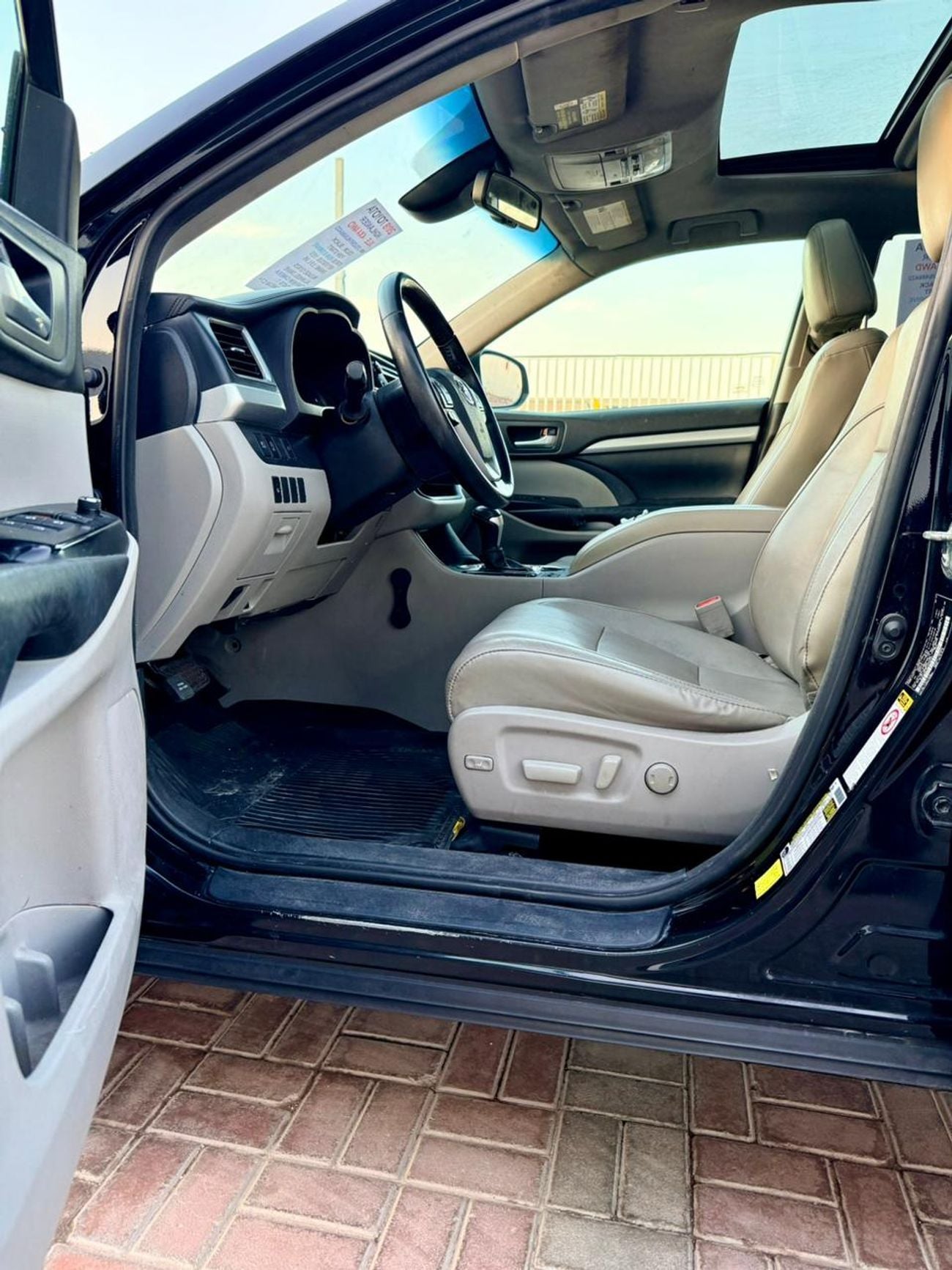 Toyota Highlander 2018 TOYOTA HIGHLANDER XLE 4X4 AWD FULL OPTION  READY Black