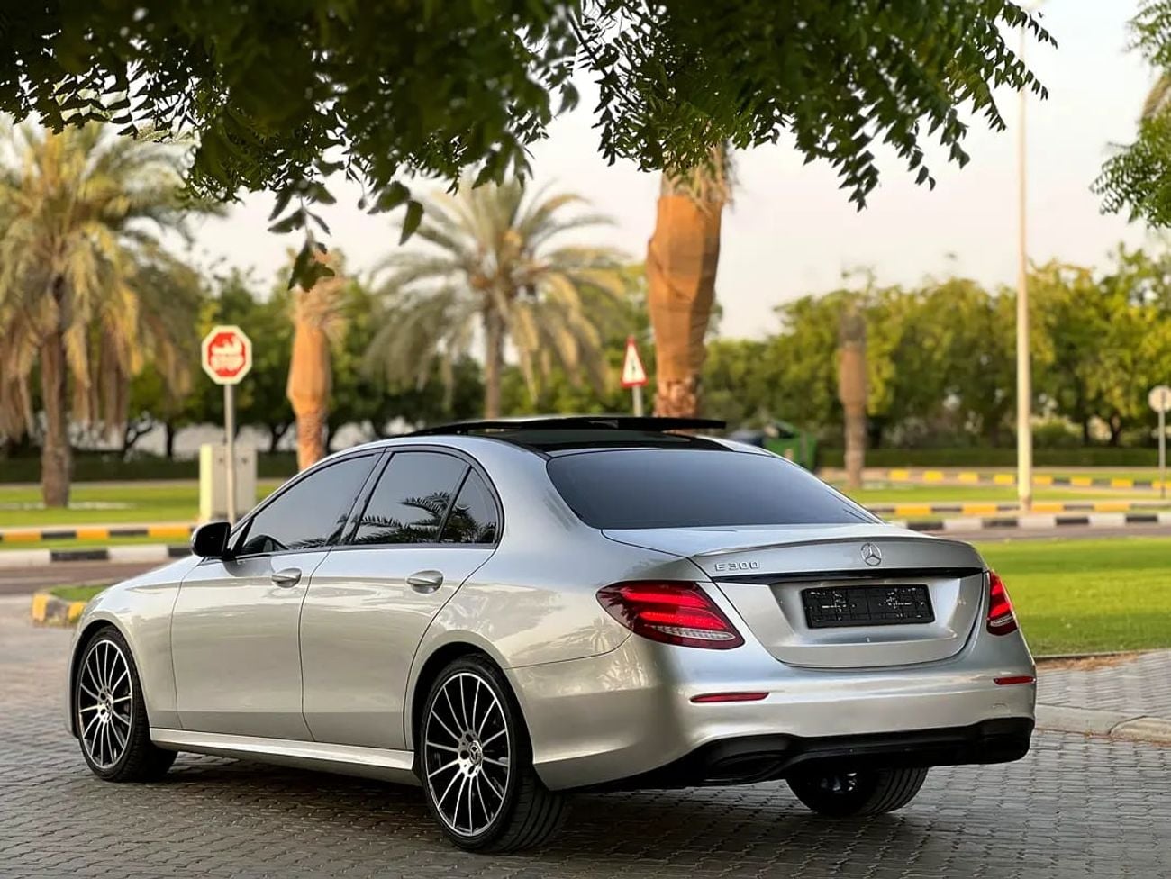 Mercedes Benz E300 E 300 - Premium Luxury Sedan