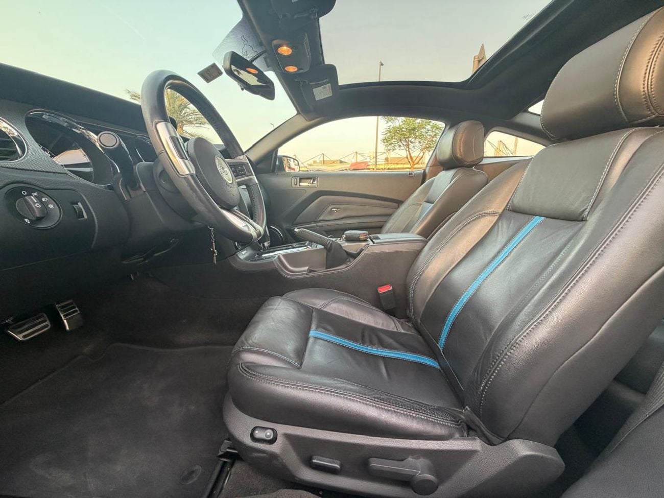 Ford Mustang PREMIUM Ford Mustang GT Premium V8 5.0L 2014 GCC Specs Full Service History Original Paint