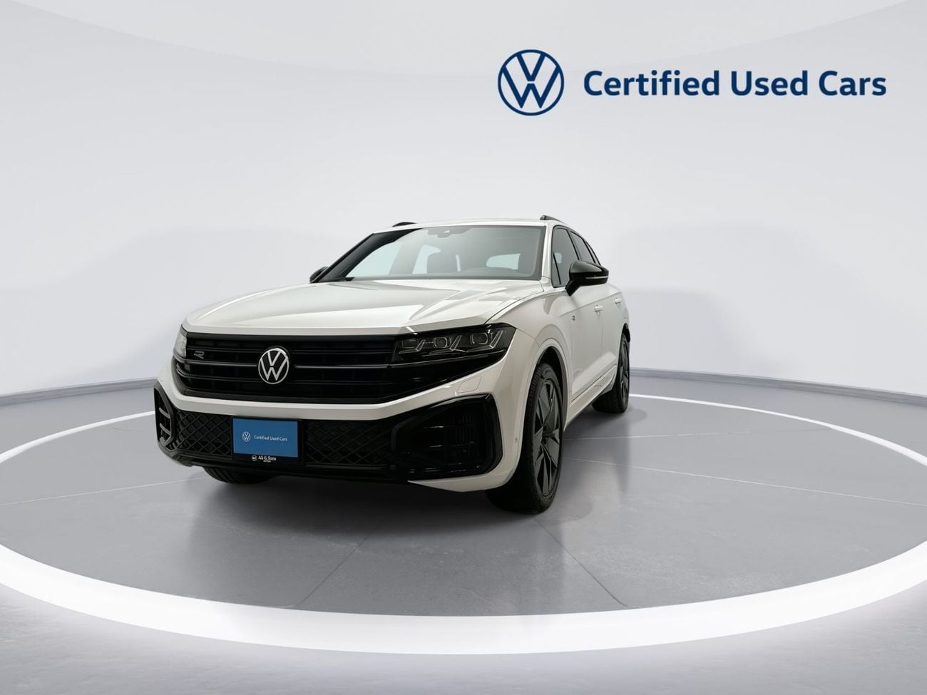 فولكس واجن طوارق Touareg R-Line + (Ref#00130) - 42,100 AED SAVINGS from New Car