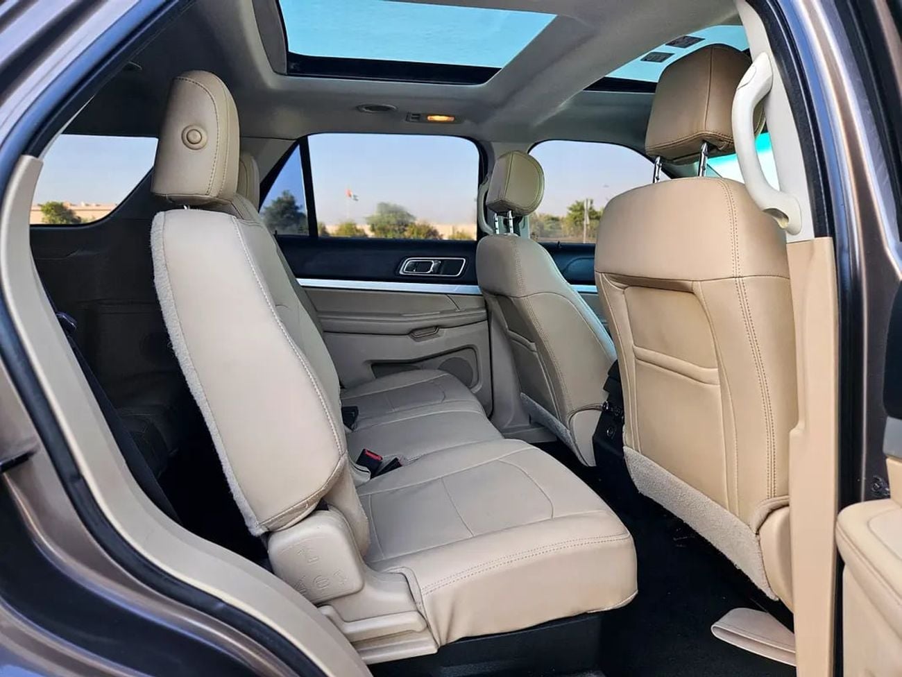 فورد إكسبلورر GCC XLT Full Option Top With Panoramic Roof Premium Condition Single Owner SUV