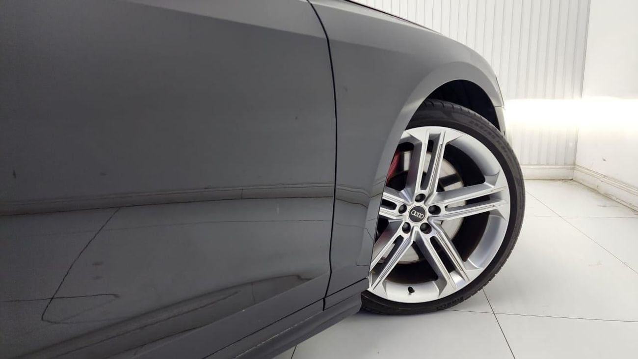 Audi S8 TFSI quattro 4.2L