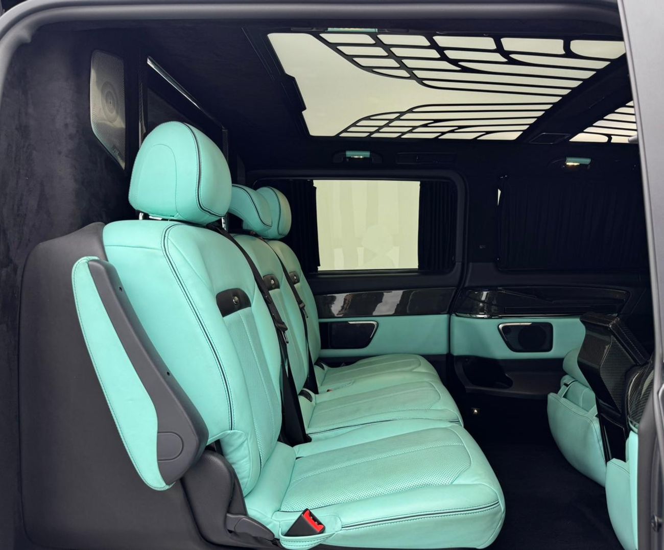 مرسيدس بنز V 250 Std 2.1L 2023 Mercedes-Benz V250 V-Line Design VIP, Full Service History, 1 Year Warranty, GCC