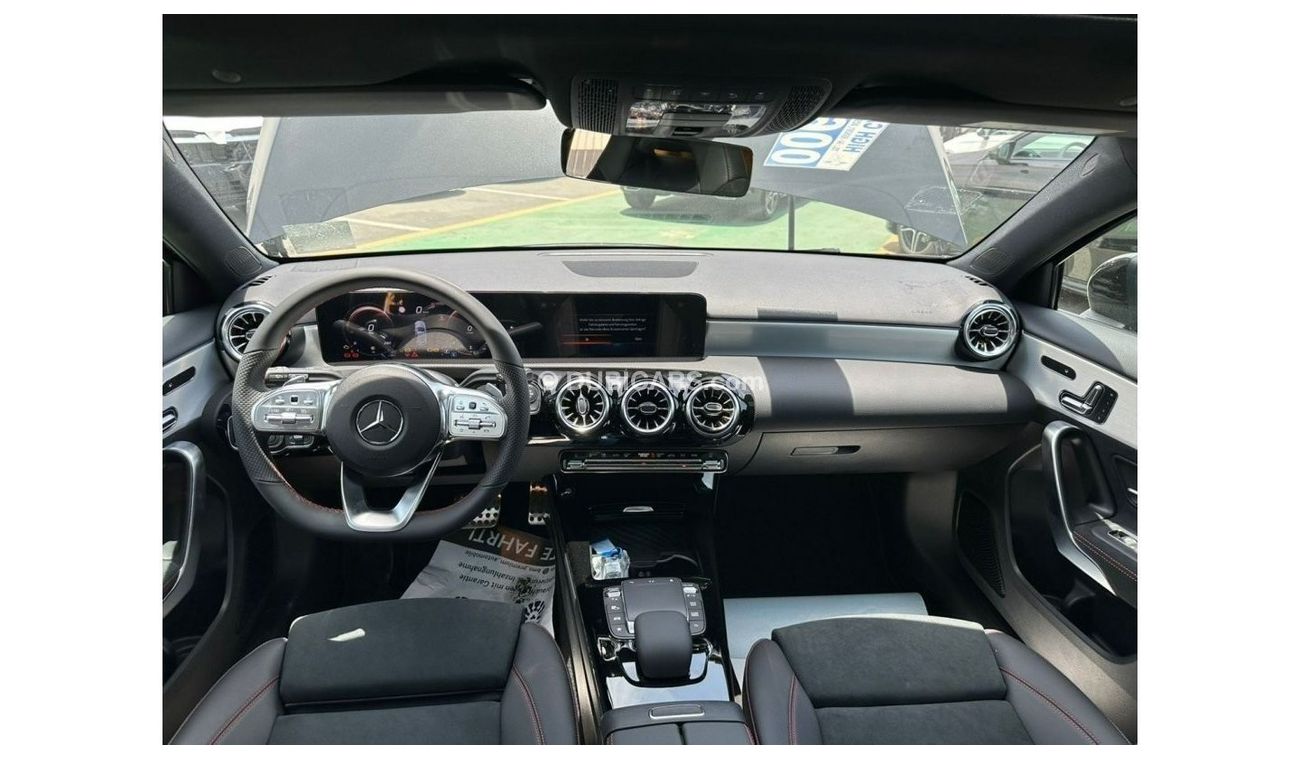 Mercedes-Benz A 200 1.3L - Hatchback