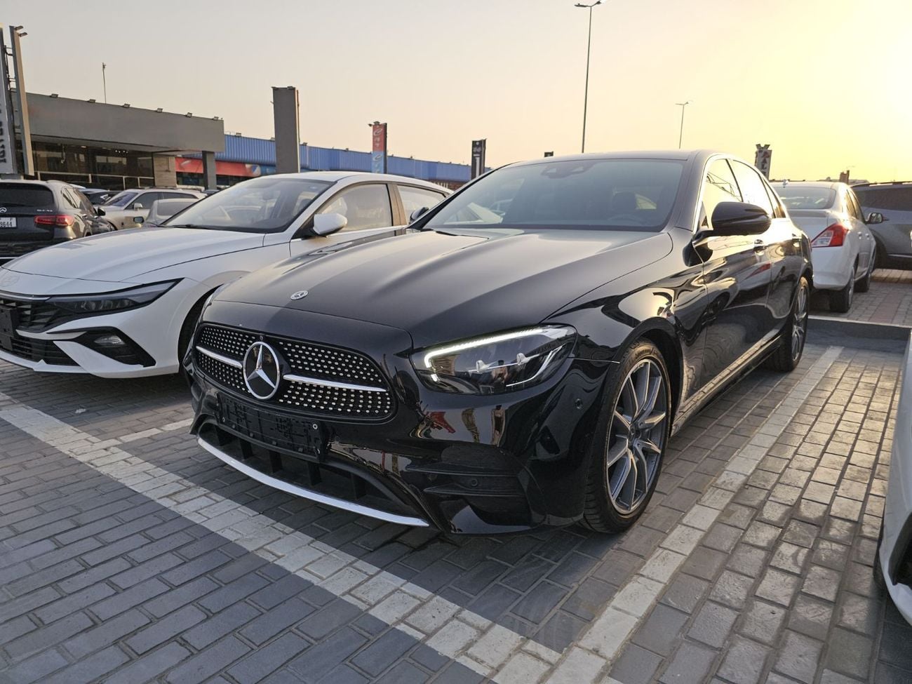 Mercedes Benz E200 PREMIUM Mercedes E200 Black 2.0L Turbo 2023 Model GCC