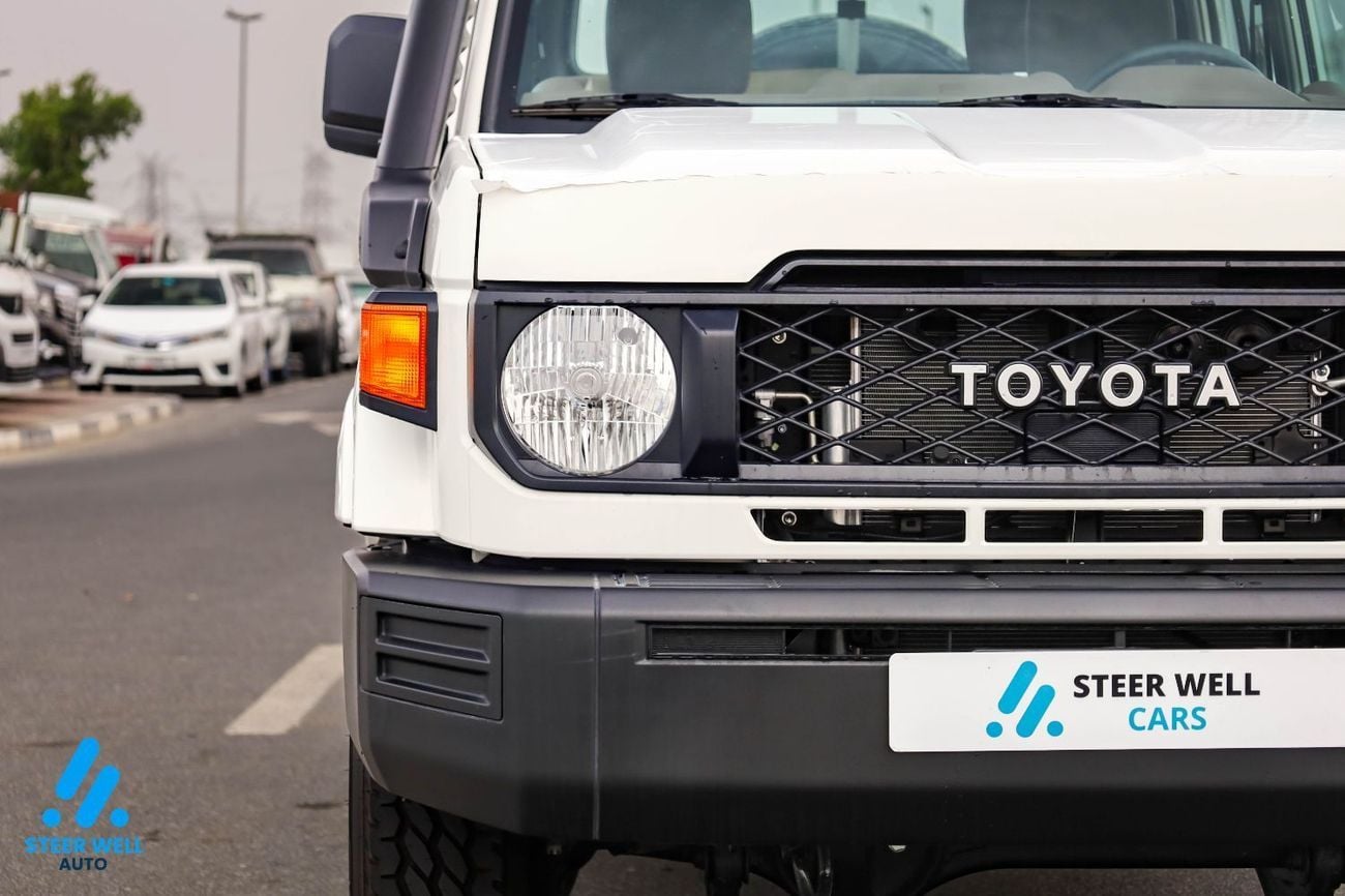 تويوتا لاند كروزر بيك آب Double-Cab LC 79 | 2.8L Turbo DSL | GCC Specs | 4WD MT | Heavy Duty | Export Ready