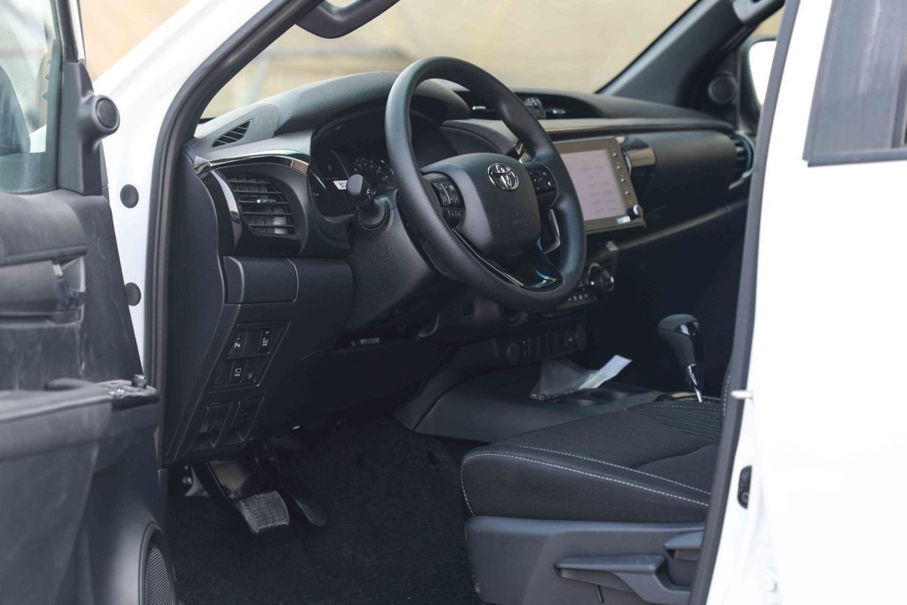 Toyota Hilux 2025 TOYOTA HILUX ADVENTURE 4.0 - PLATINUM WHITE PEARL inside BLACK | Export Only
