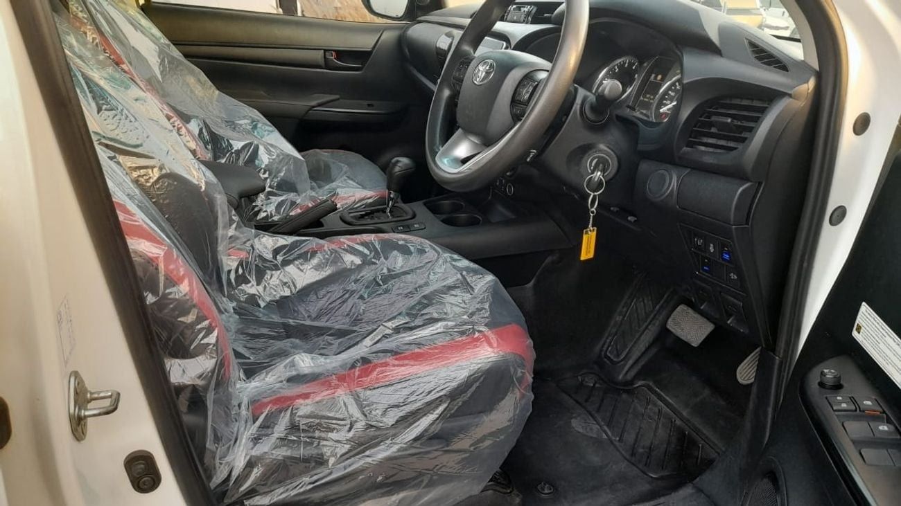 تويوتا هيلوكس RIGHT HAND DIESEL