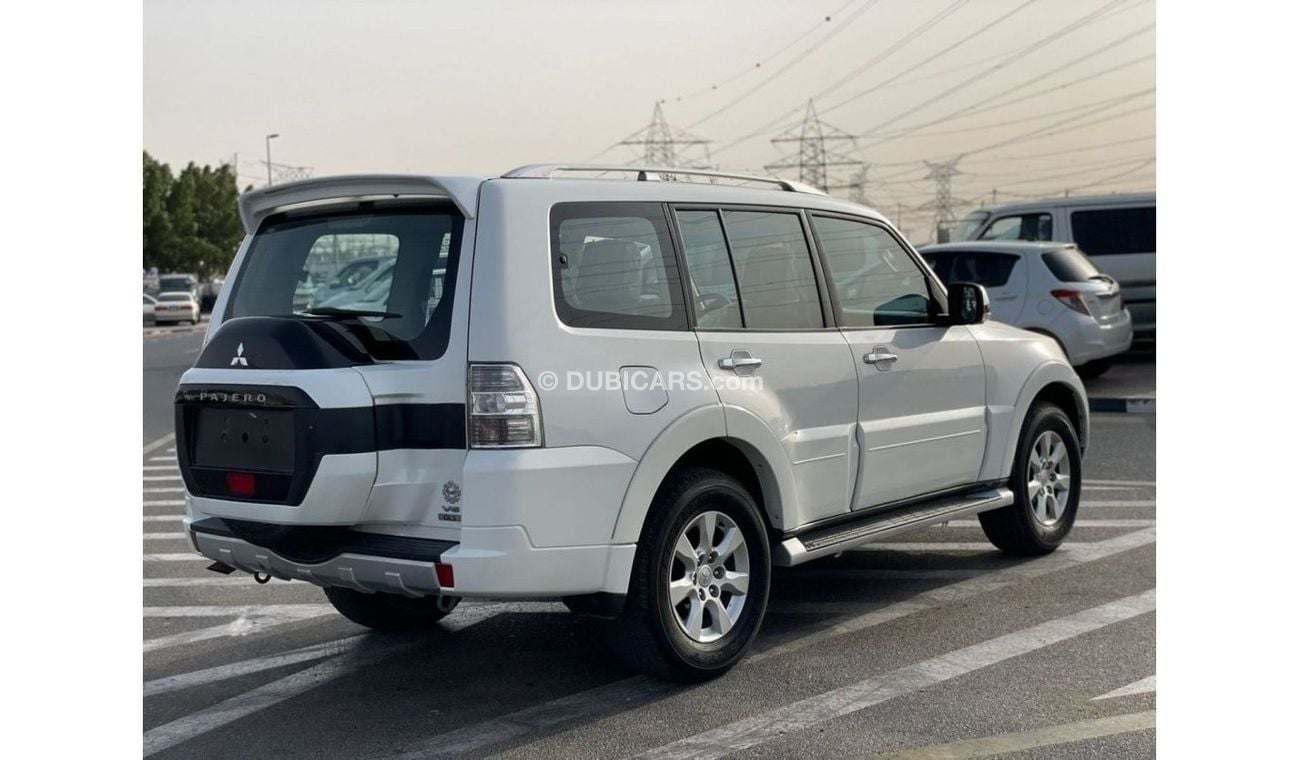 ميتسوبيشي باجيرو 2016 Mitsubishi Pajero 4x4 GLS MidOption / 100% Accident free