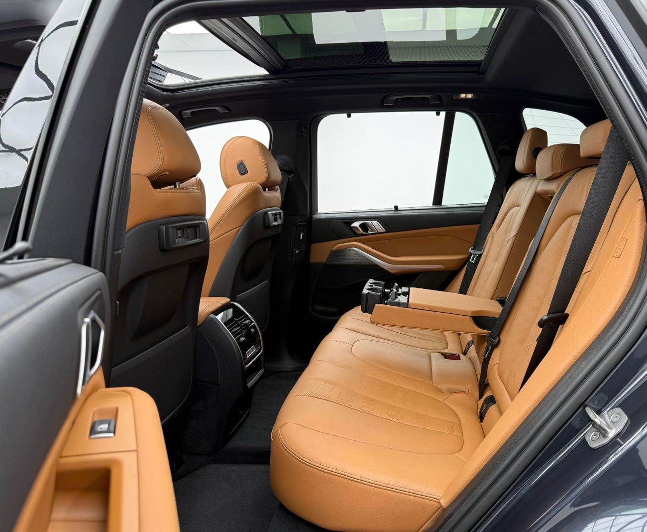 BMW X5 40i M Sport 3.0L 2022 BMW X5 xDrive40i M-Sport, 2027 BMW Warranty + Service Pack, Very Low Km, GCC