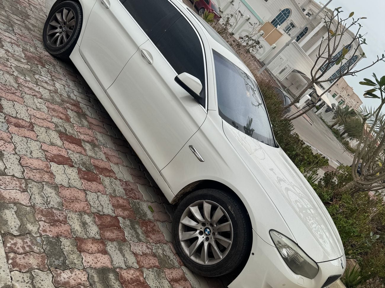 بي أم دبليو 520i