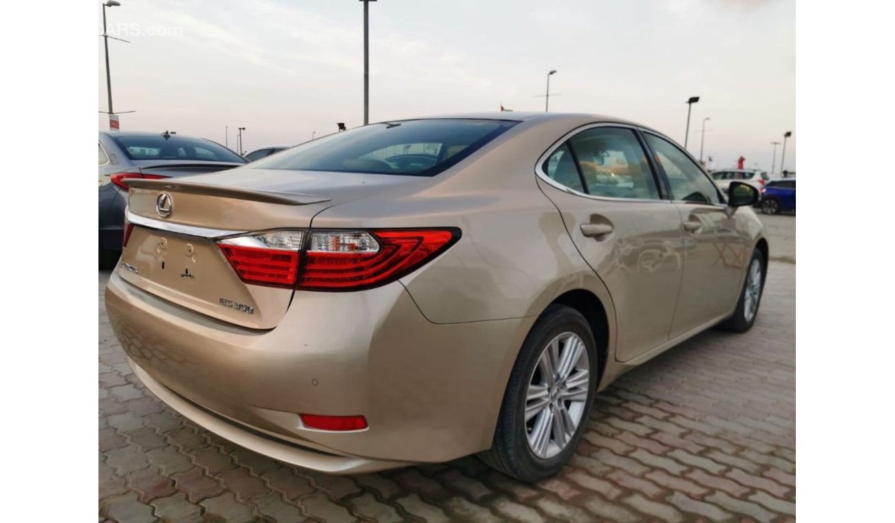 Lexus ES350 Lexus ES350 full option 2014 very good condition