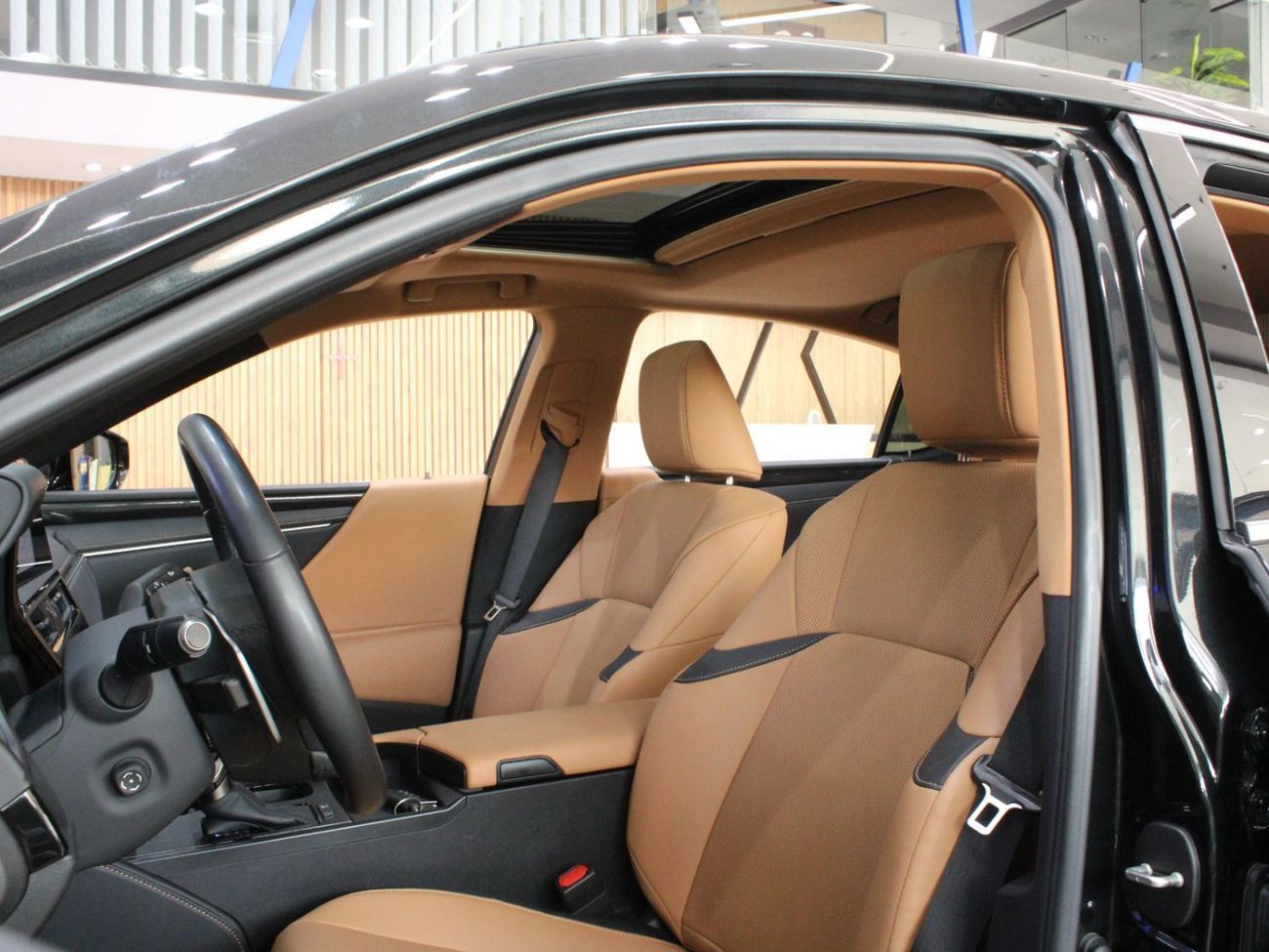 لكزس ES300h AlFuttaim warranty