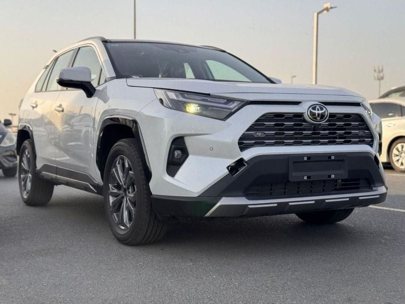 تويوتا راف ٤ 2.0L PETROL AUTOMATIC TRANSMISSION ( FOR RE-EXPORT ONLY)