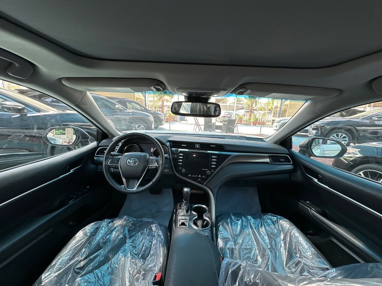 Toyota Camry Solara Toyota Camry xse trim 2020 with 2.5 engine in perfect condition, air tanks all in place, minimal dam