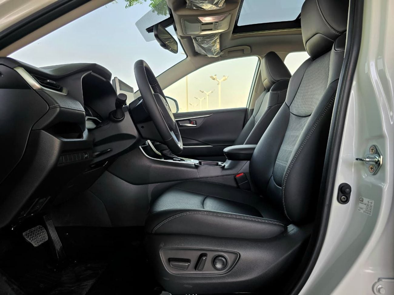 تويوتا راف ٤ LTD HEV TOYOTA RAV4 HYBRID 2.5L AWD FULL-OPTION LIMITED 2025 MODEL