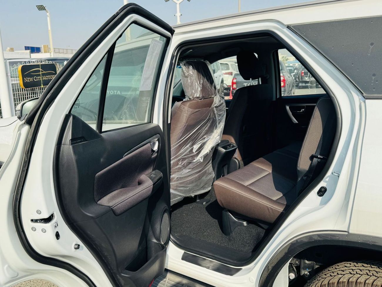 Toyota Fortuner TOYOTA FORTUNER 4.0L A/T B/O WHITE 2025