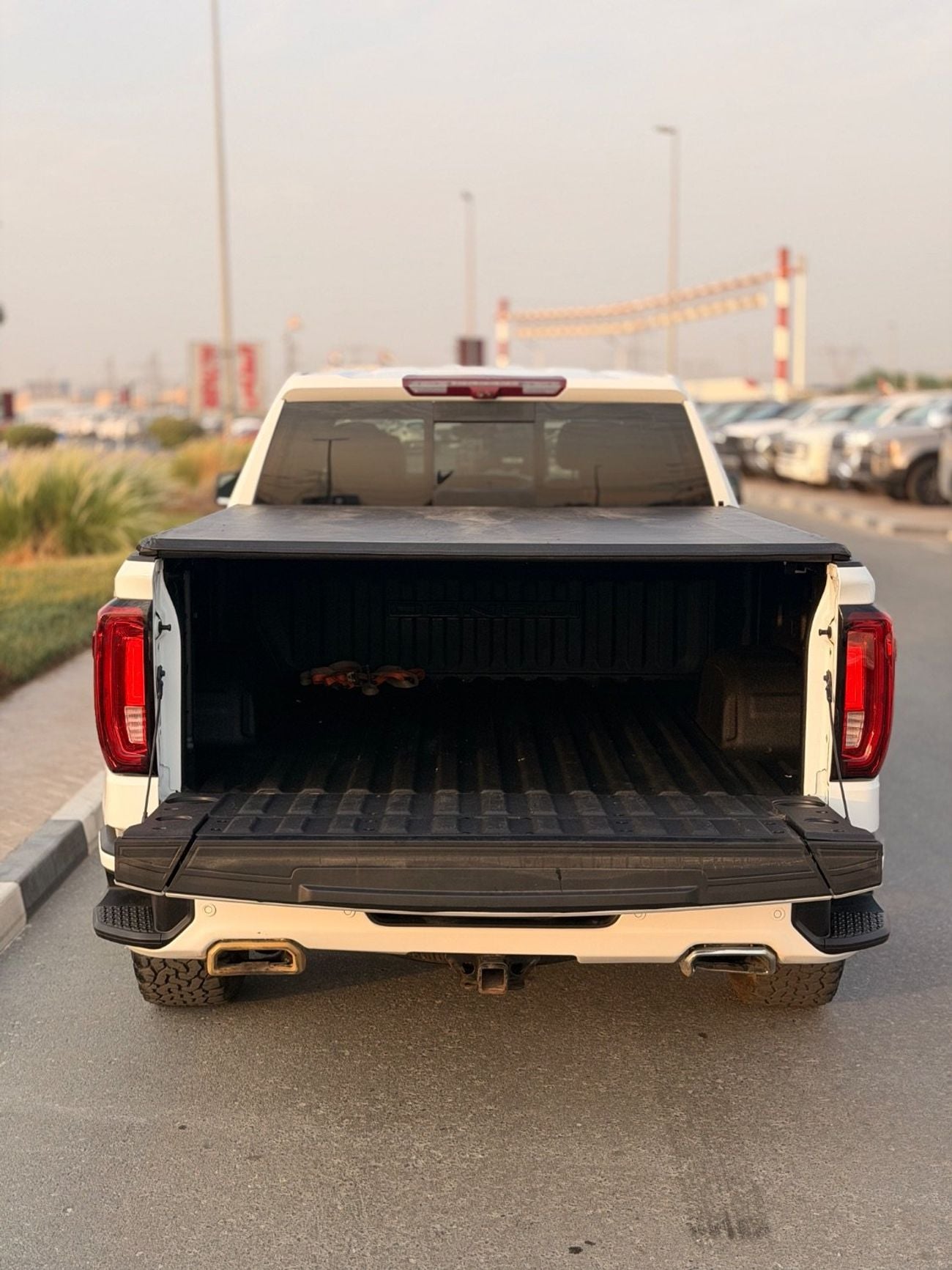 جي أم سي سييرا Full option sunroof, 360 cameras, leather electric seats 2022