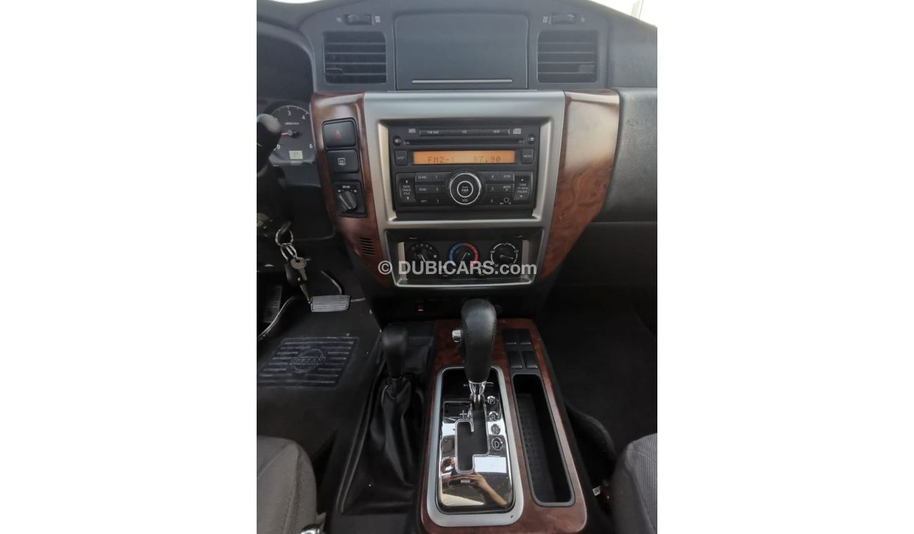 Nissan Patrol Safari Nissan patrol Safari 2012 Gcc Specefecation Very Clean Inside And Out Side Without Accedent No Paint