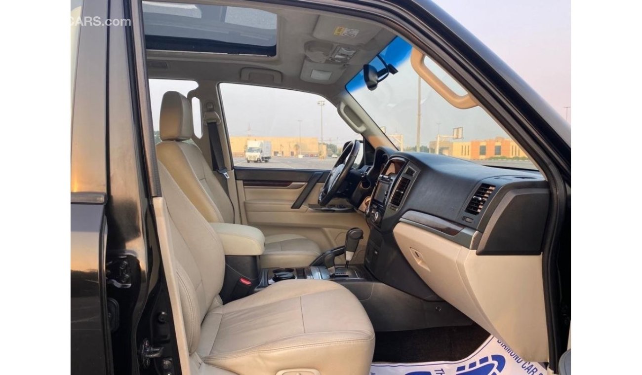 ميتسوبيشي باجيرو Mitsubishi Pajero GLS 2017 GCC V6 Perfect Condition - Accident Free