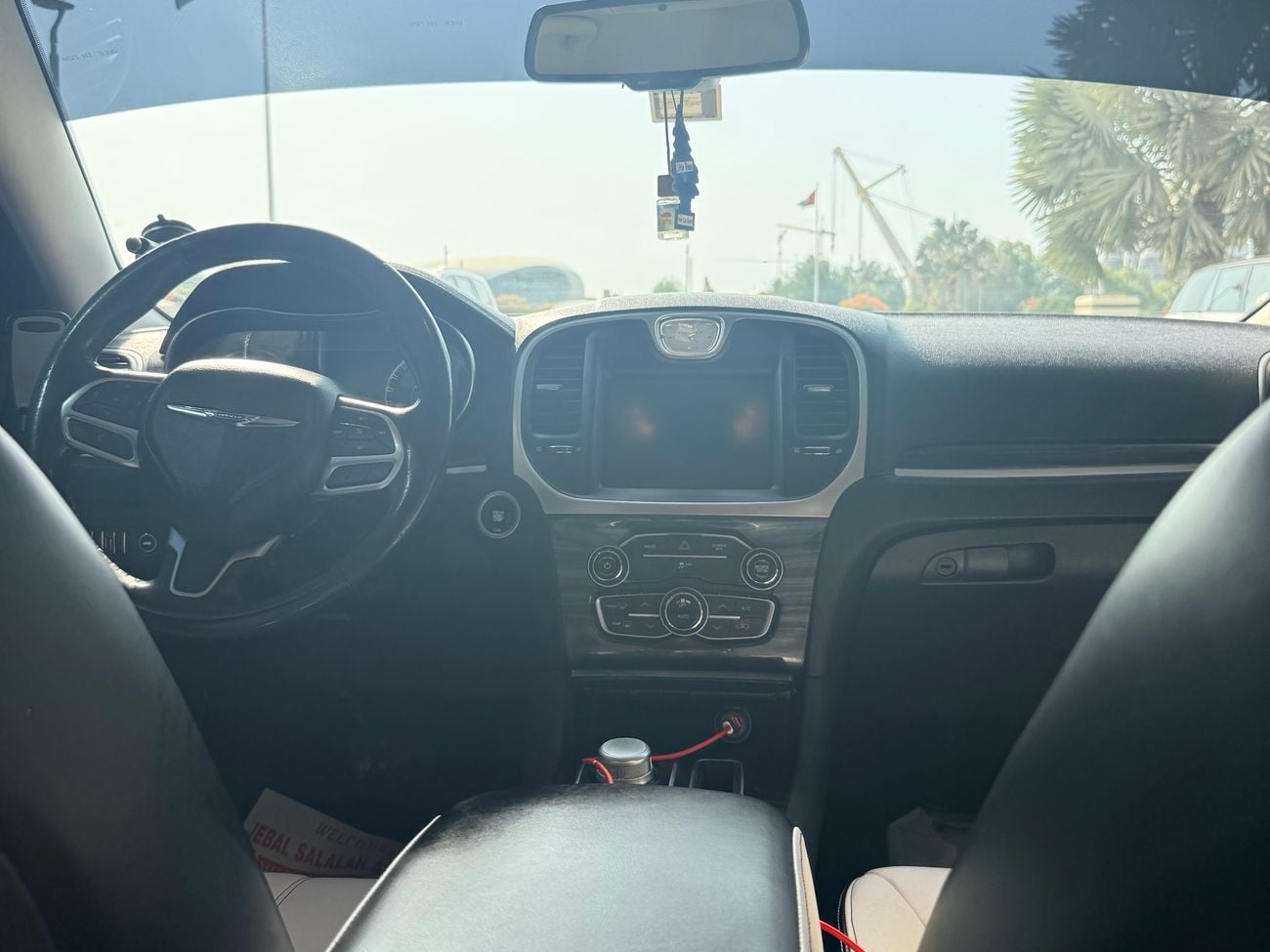 كرايسلر 300 6 cylinder - RWD - 5 seats