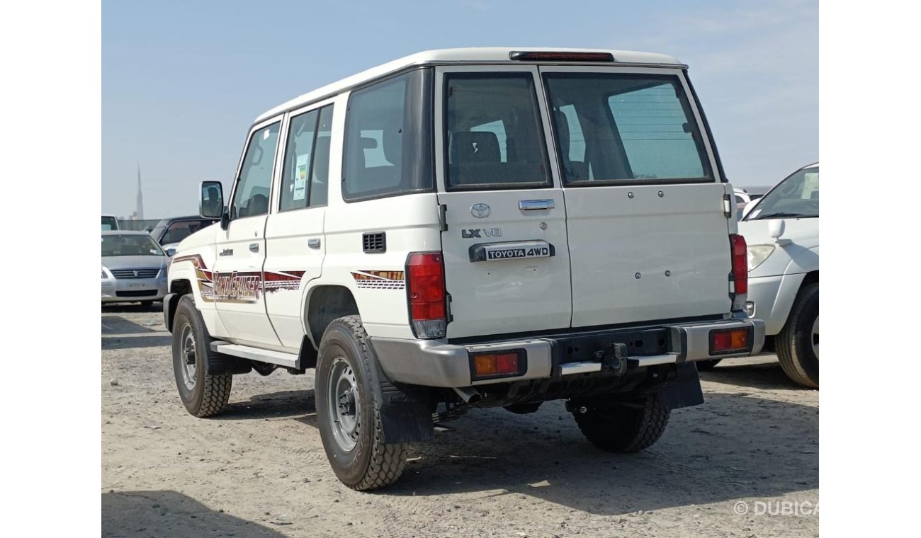 تويوتا لاند كروزر هارد توب 4.5L V8 Diesel, M/T, Chrome Mirror With Wooden Interior (70 Series) 2023