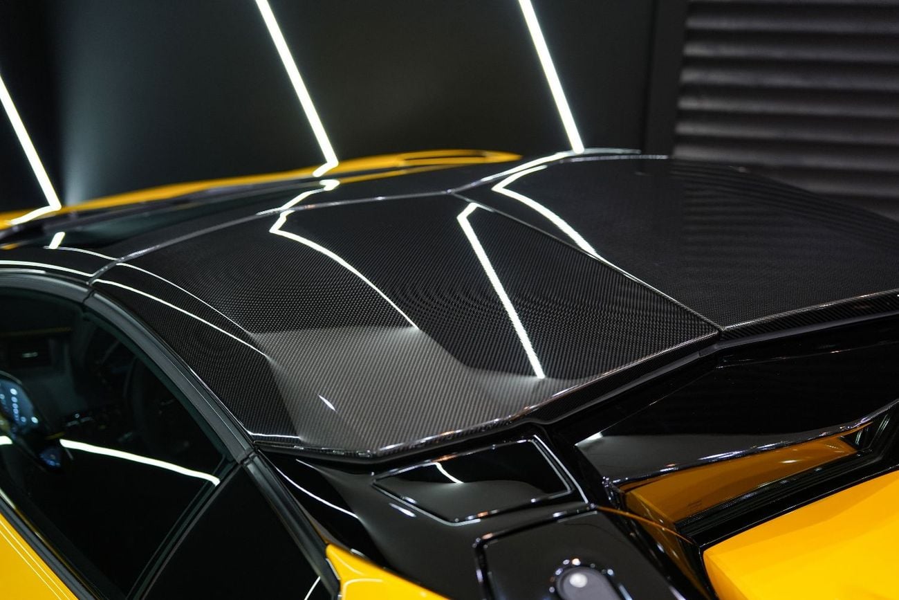 Lamborghini Aventador Roadster SVJ, 1 of 800, Full Carbon Fiber Package, Very Low KM!!