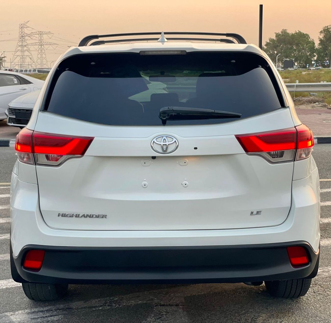 Toyota Highlander 2015 Toyota Highlander LE+ Plus 3.5L V6 - AWD 4x4 - Trunk Auto 7 Seater Electric Seat - 141,000 Mile