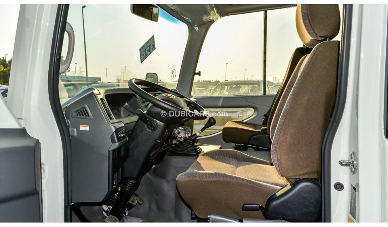 تويوتا كوستر 4.2L V6 M/T Diesel 23 passengers - 16″ wheels - brown interior