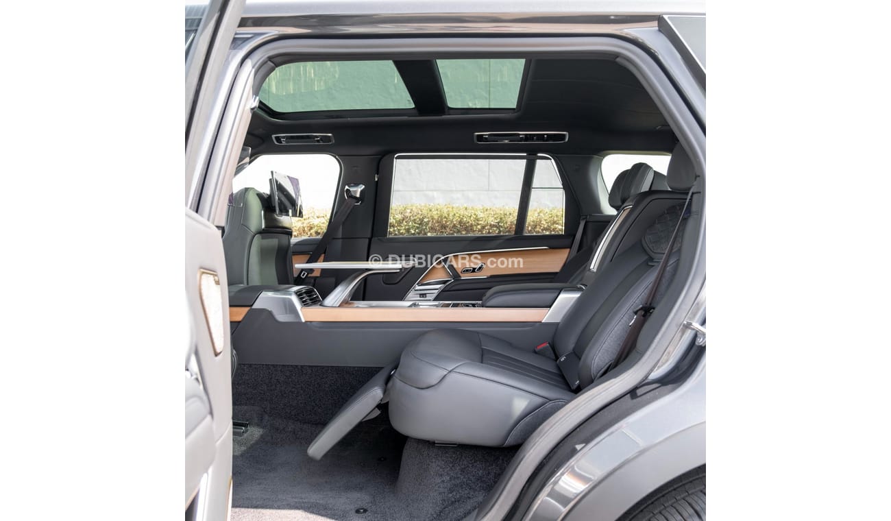 New Land Rover Range Rover SVAutobiography Full Option With Table And